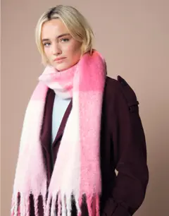 Bild på Fluffy Check Scarf