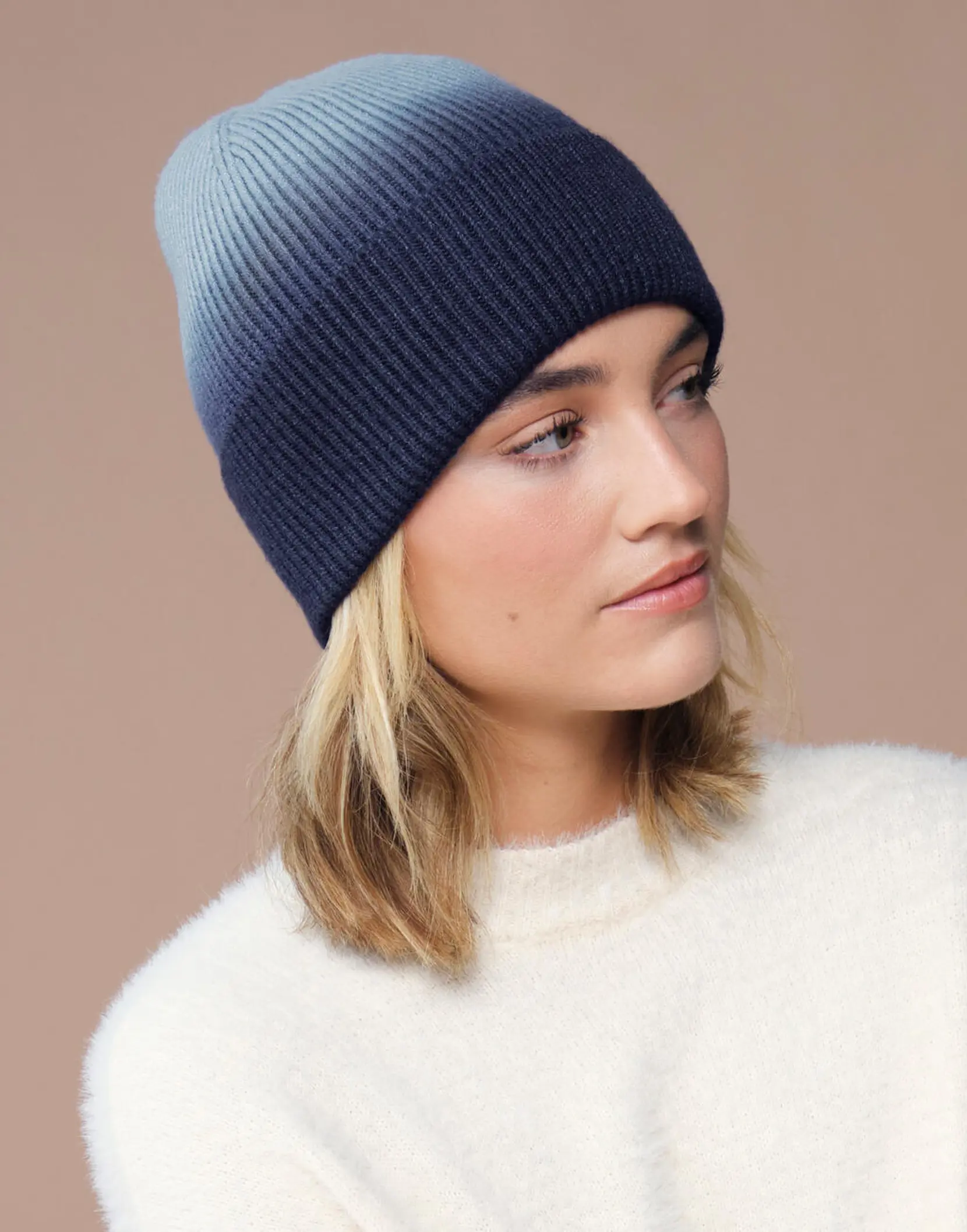 Bild på Dip Dye Beanie