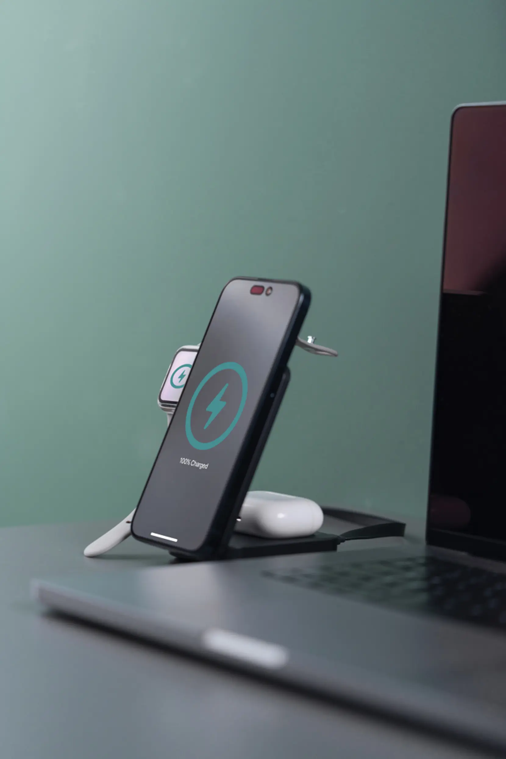 Bild på Urban Vitamin Arcadia RCS rplastic 15W 3i1 magnetisk laddare