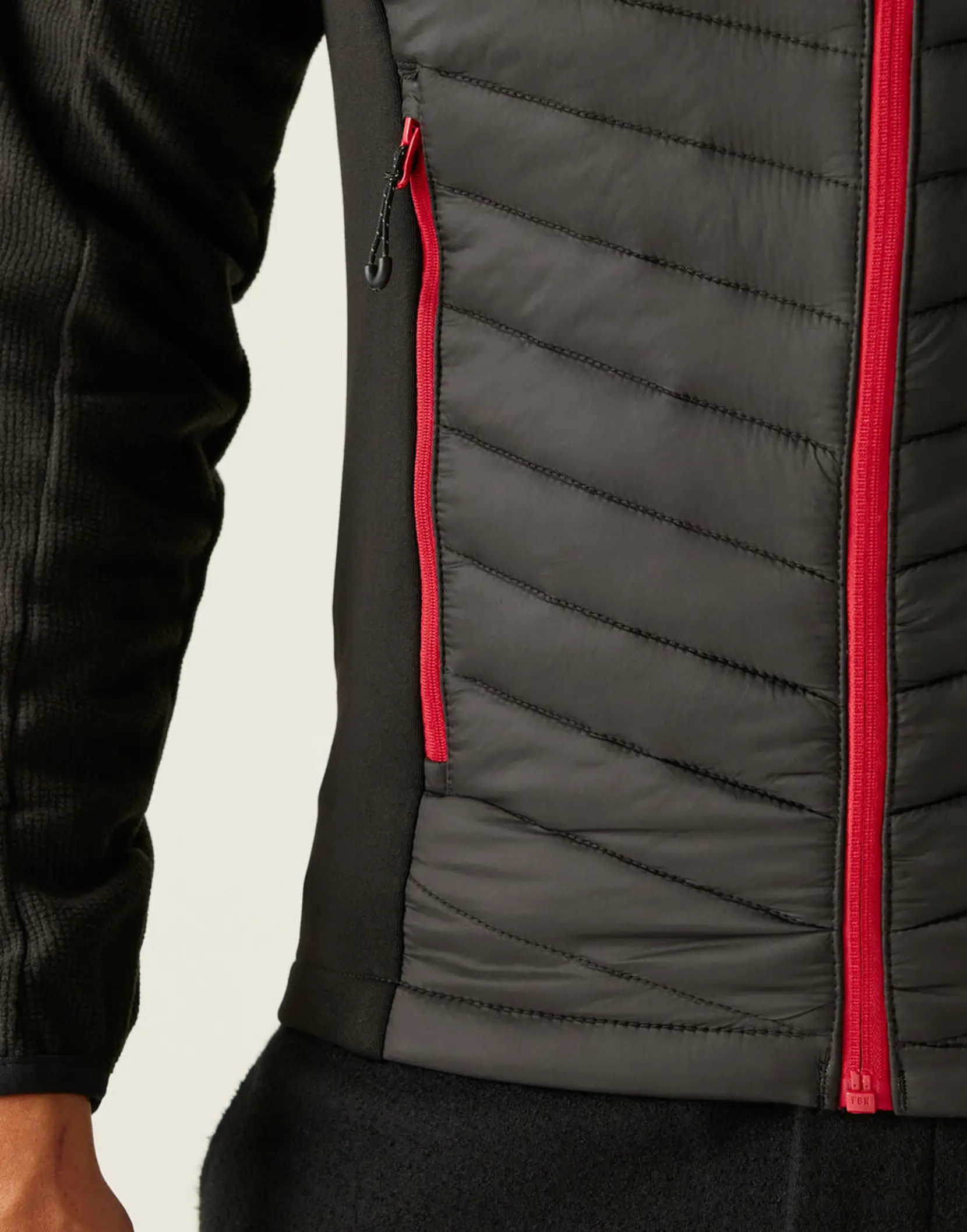 Bild på Men's Navigate Hybrid Bodwarmer Bild på Men's Navigate Hybrid Bodwarmer