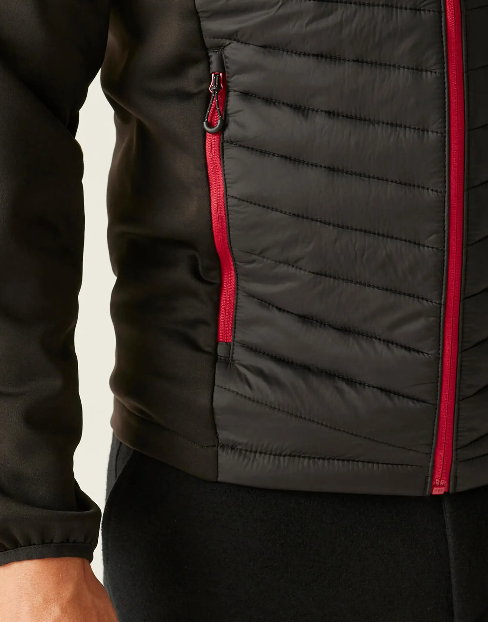 Bild på Men’s Navigate Hybrid Hooded Jacket