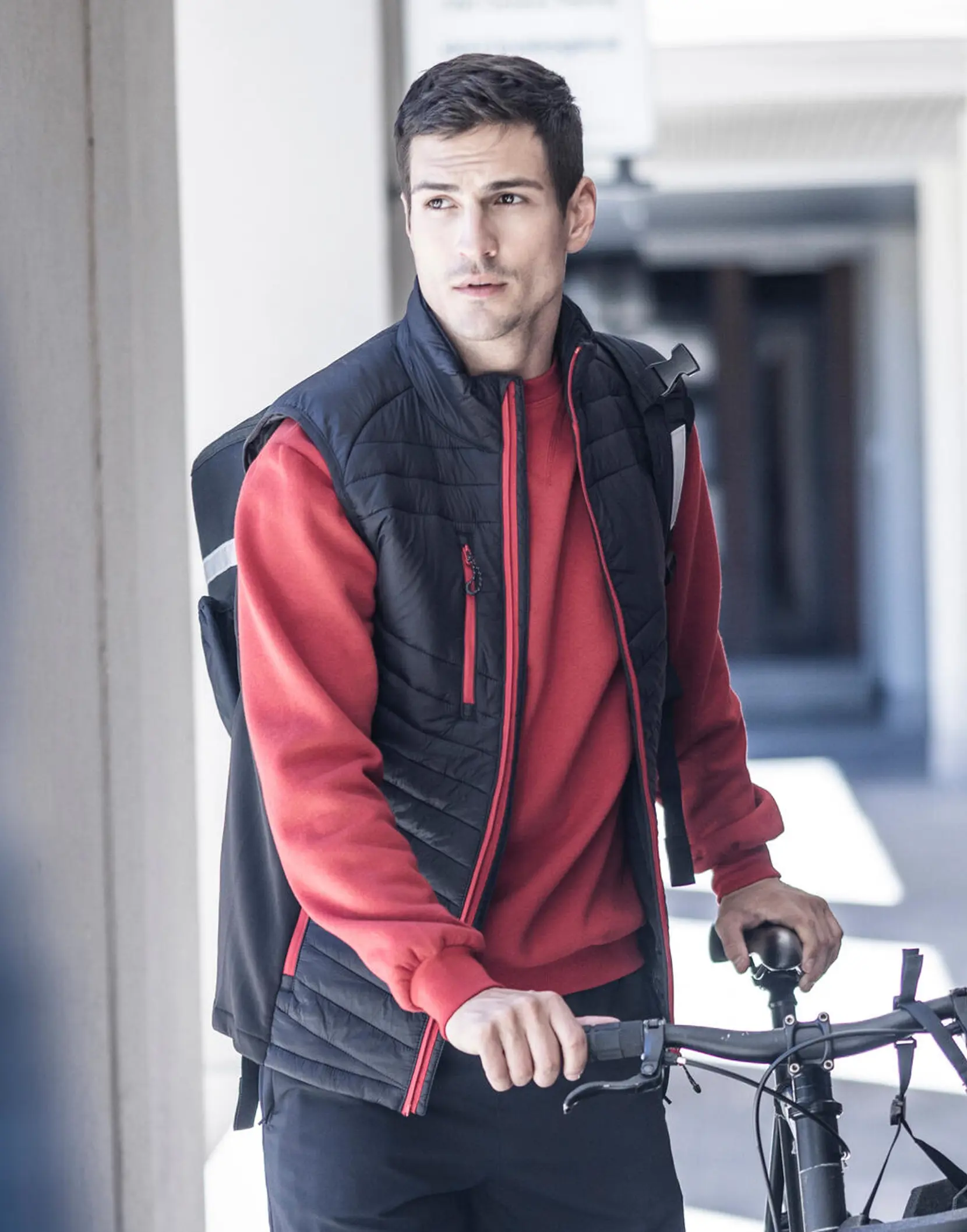 Bild på Men's Navigate Hybrid Bodwarmer Bild på Men's Navigate Hybrid Bodwarmer