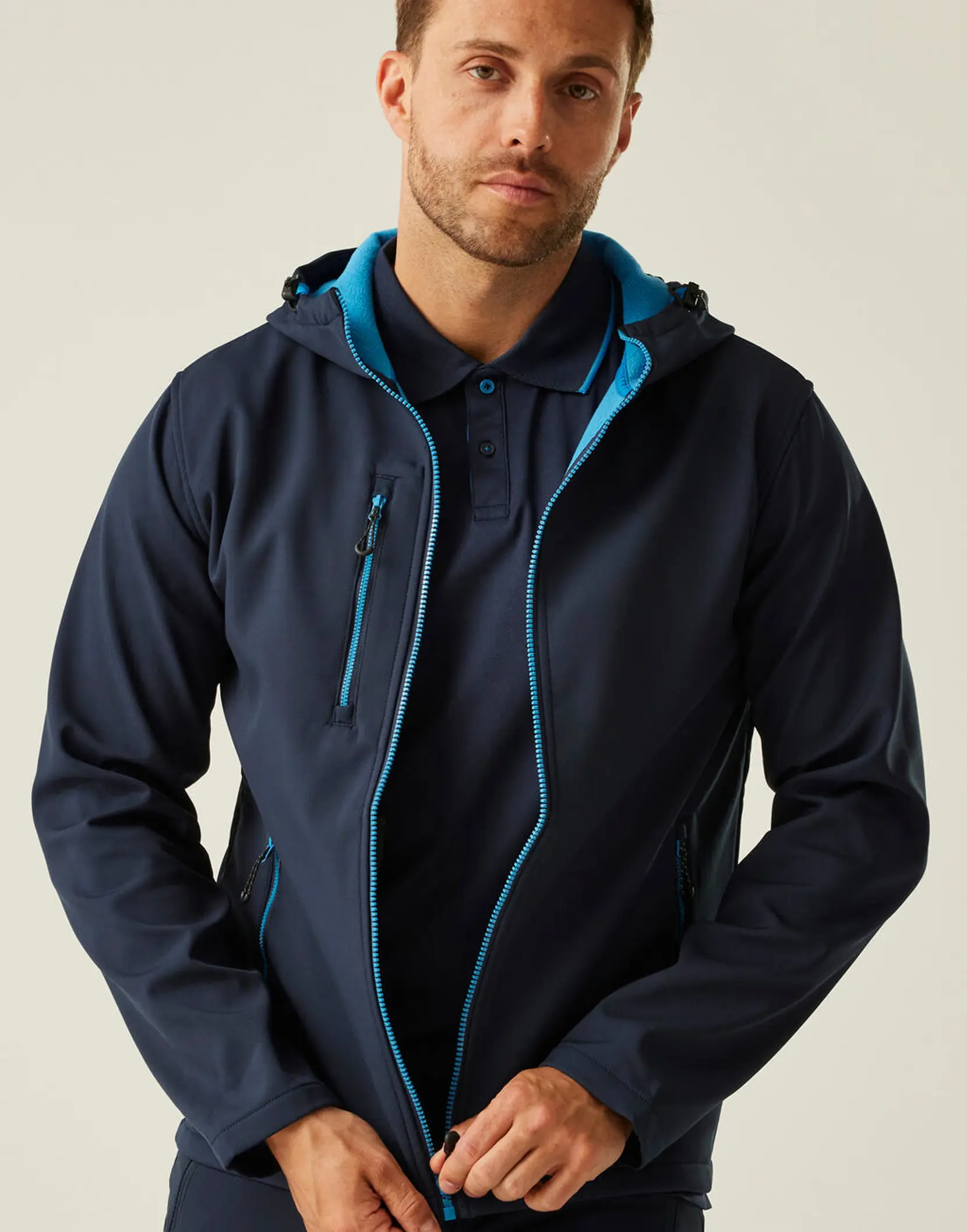 Bild på Navigate 2-Layer Hooded Softshell Jacket