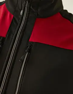 Bild på E-Volve Softshell Bodywarmer