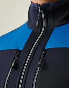 Bild på E-Volve Stretch Hybrid Midlayer Bodywarmer
