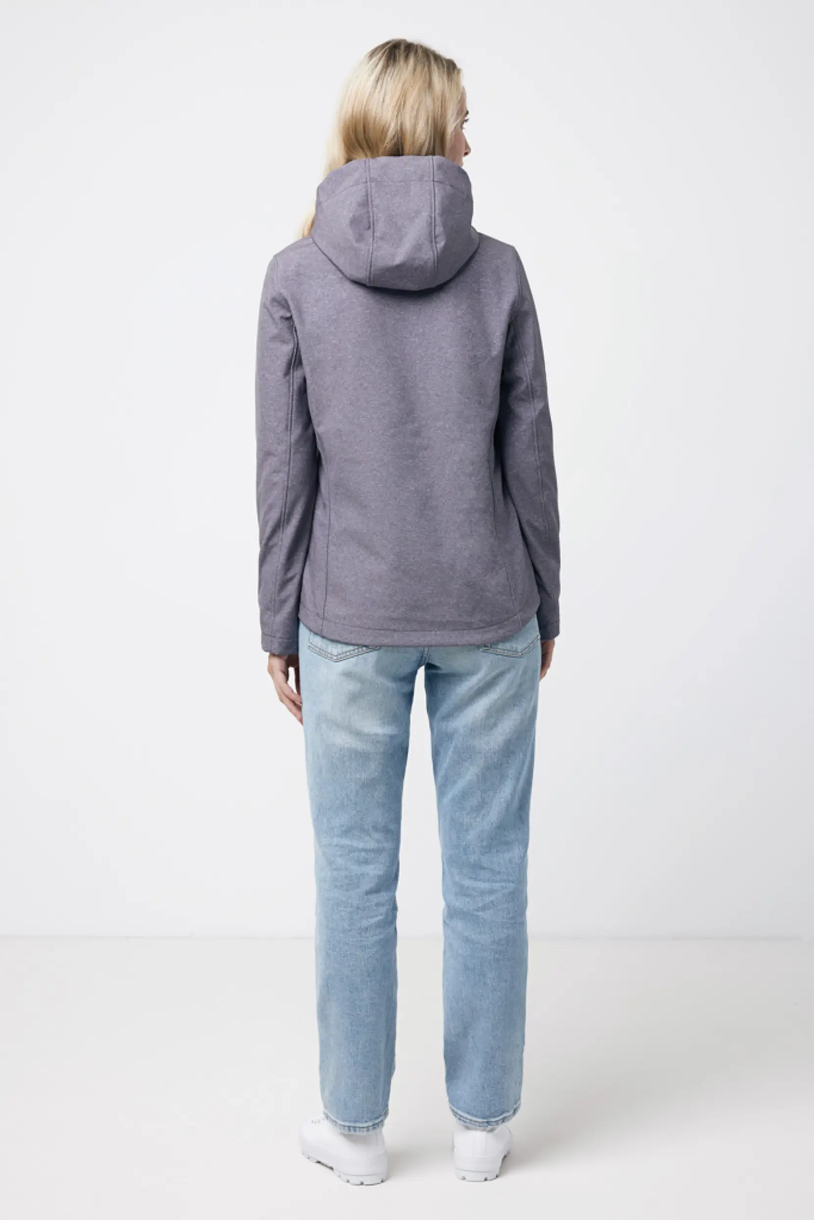 Bild på Iqoniq Makalu soft shell damjacka i återvunnen polyester Bild på Iqoniq Makalu soft shell damjacka i återvunnen polyester