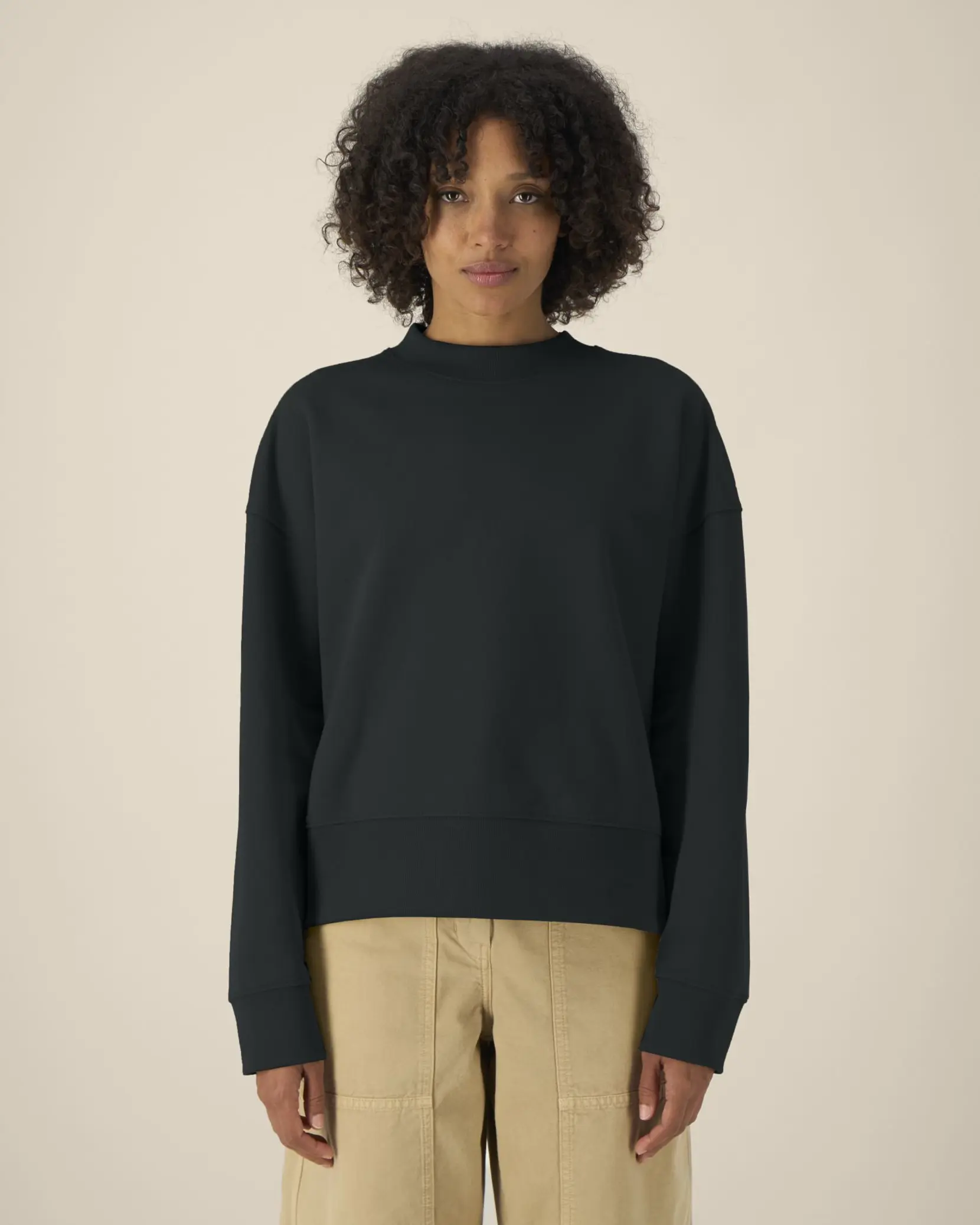 Bild på Ryler The unisex boxy crewneck sweatshirt in recycled cotton