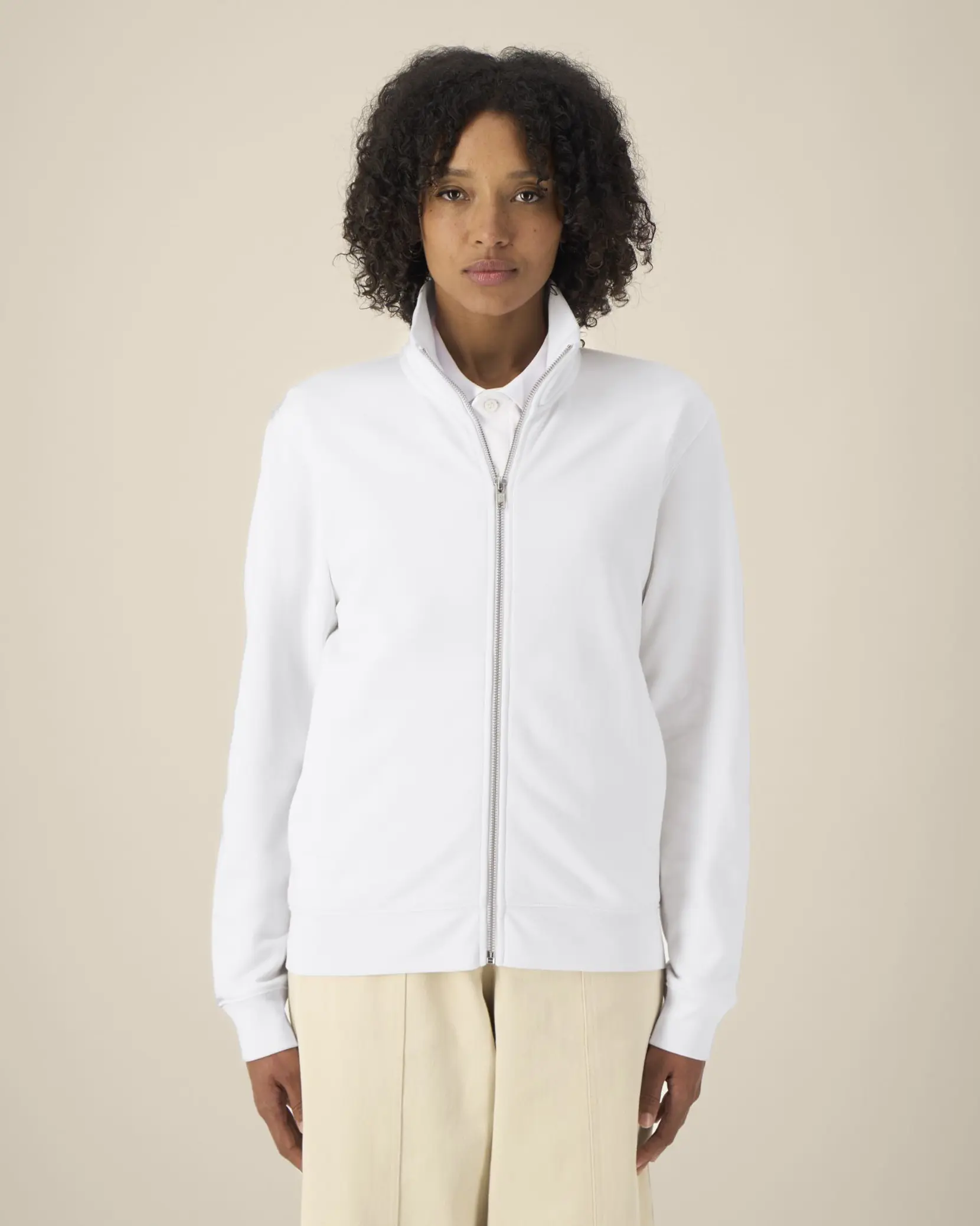 Bild på Trailer 2.0 The unisex high neck zip-through sweatshirt