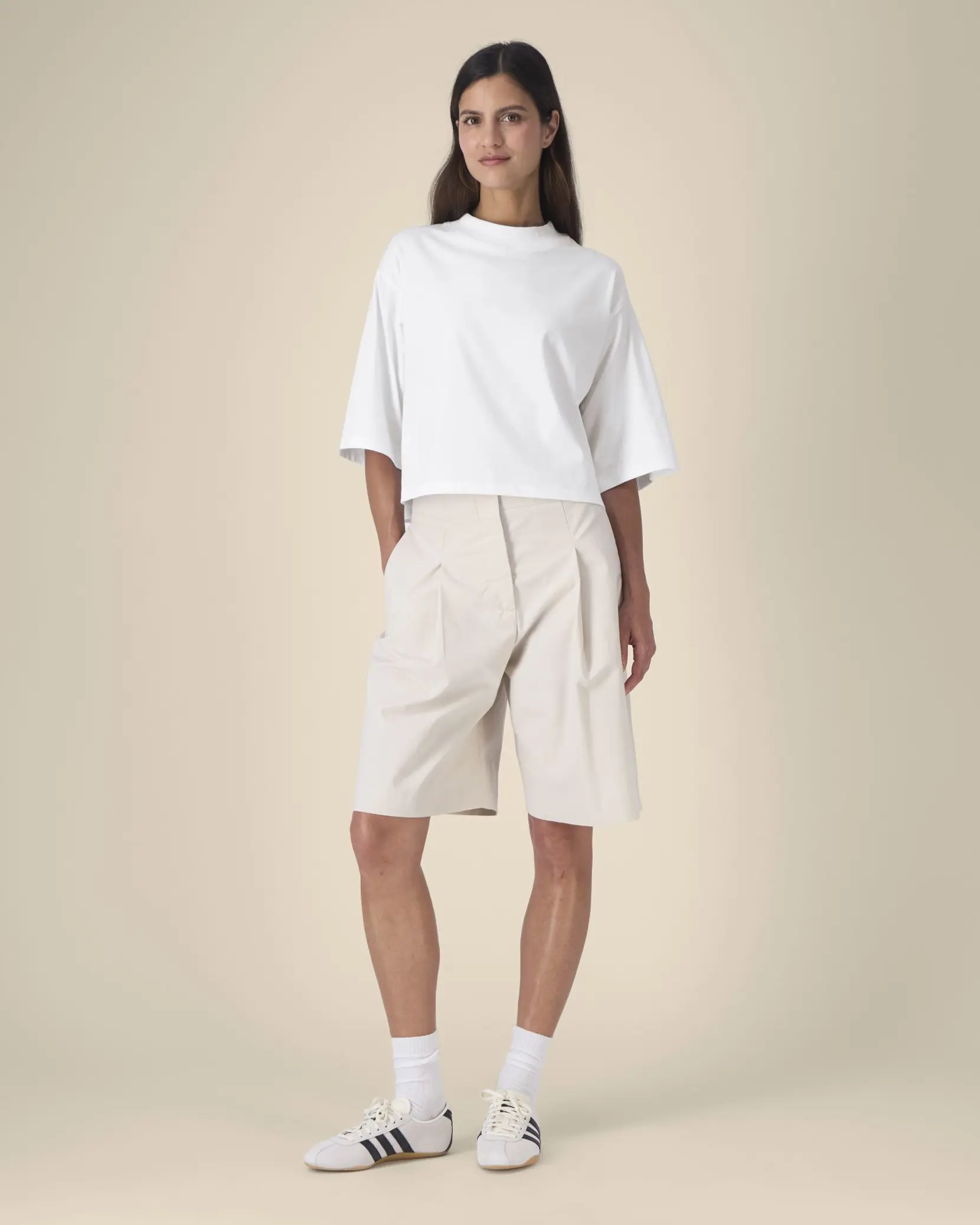 Bild på Stella Raya The women's cropped t-shirt in recycled cotton 