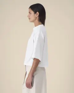 Bild på Stella Raya The women's cropped t-shirt in recycled cotton 