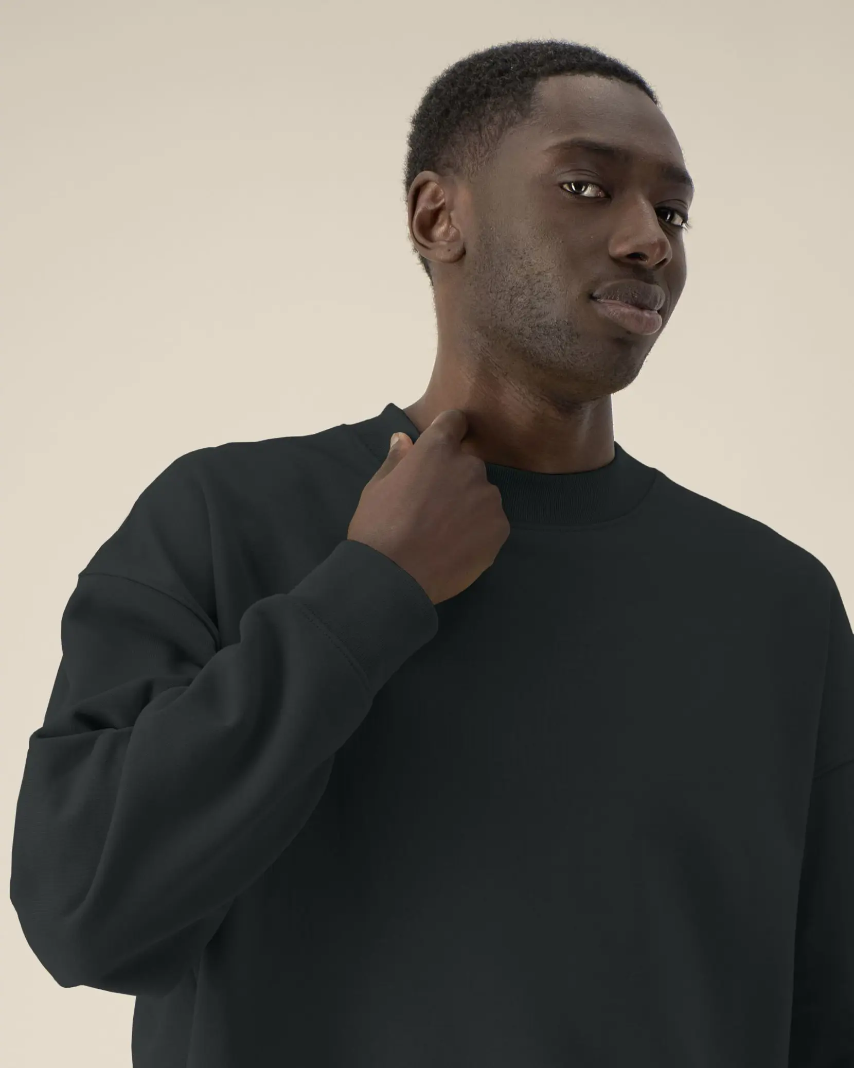 Bild på Ryler The unisex boxy crewneck sweatshirt in recycled cotton