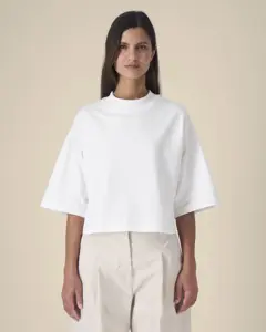 Bild på Stella Raya The women's cropped t-shirt in recycled cotton 