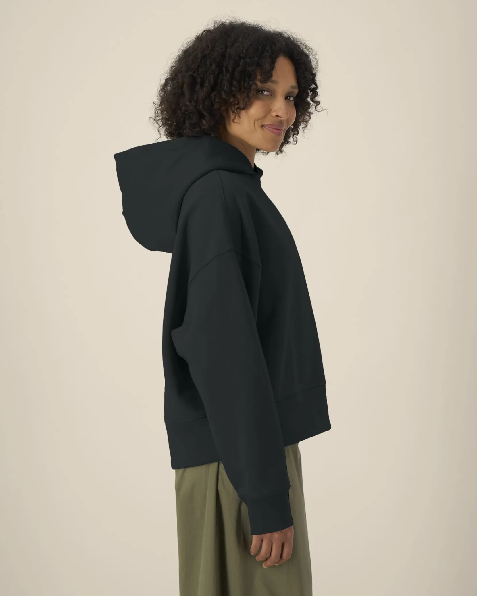 Bild på Voicer The unisex boxy hoodie in recycled cotton
