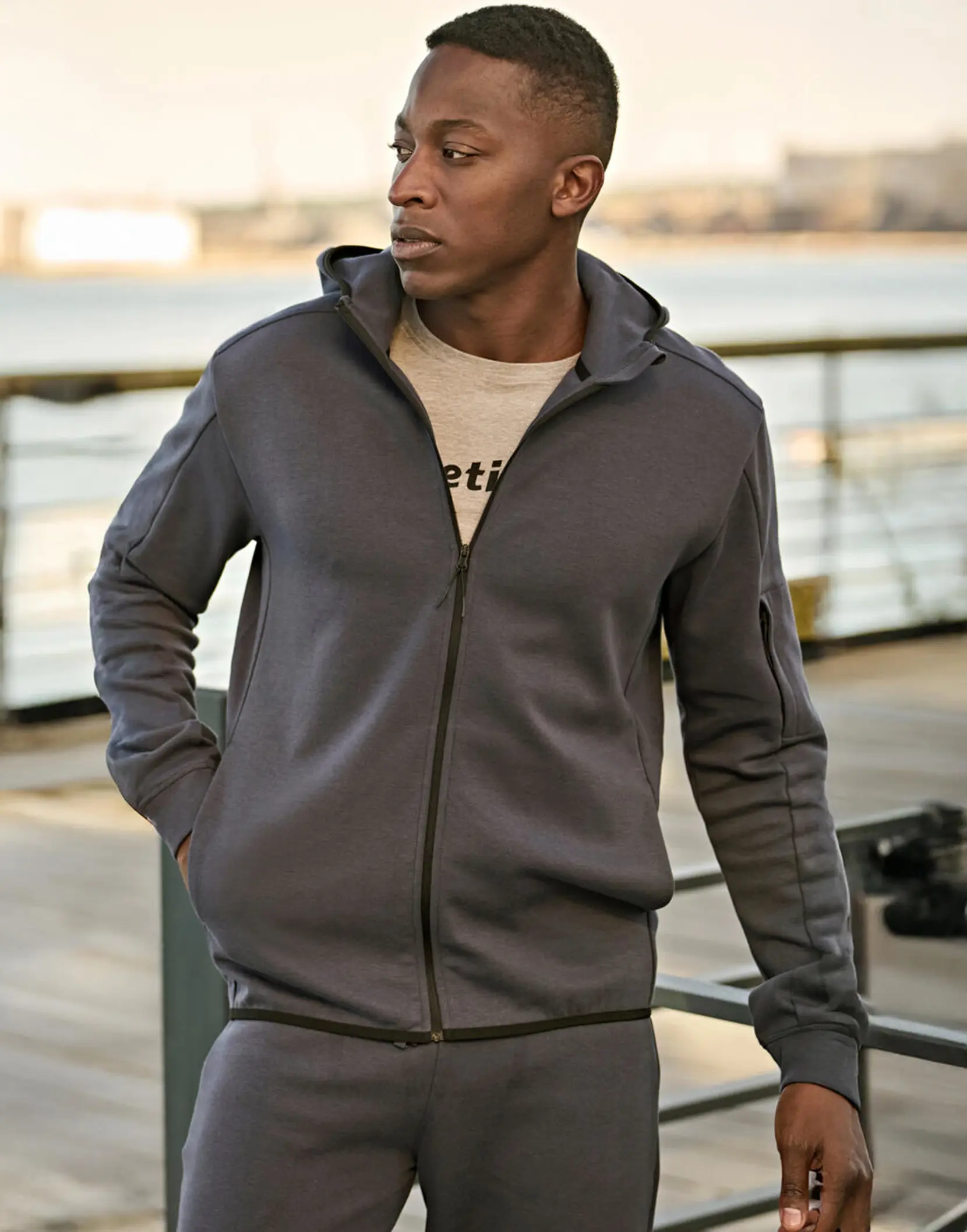 Bild på Athletic Hooded Full Zip Sweat