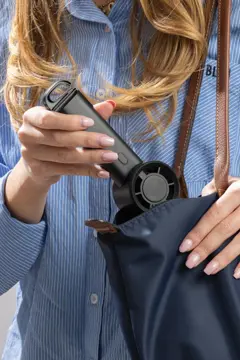 Bild på Twist uppladdningsbar bärbar fläkt i återvunnen plast