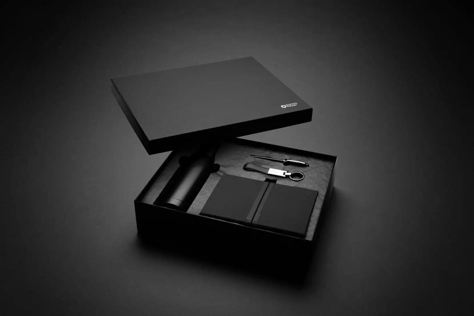 Bild på Swiss Peak RCS-certifierat lyxgåvoset med vattenflaska och a