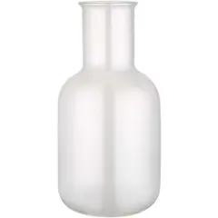 Bild på Amelie set med glaskaraff och kopp