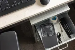 Bild på Aervina laddningsbar bordsfläkt i RCS återvunnen plast