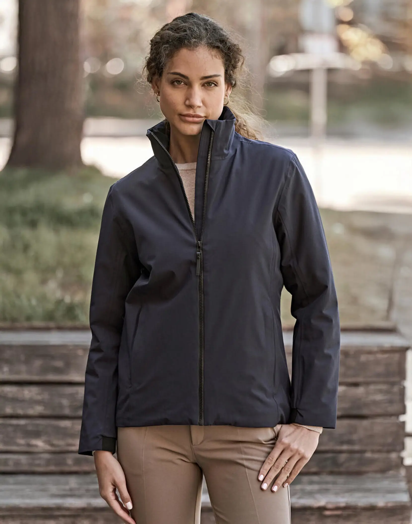 Bild på Women's All Weather Jacket