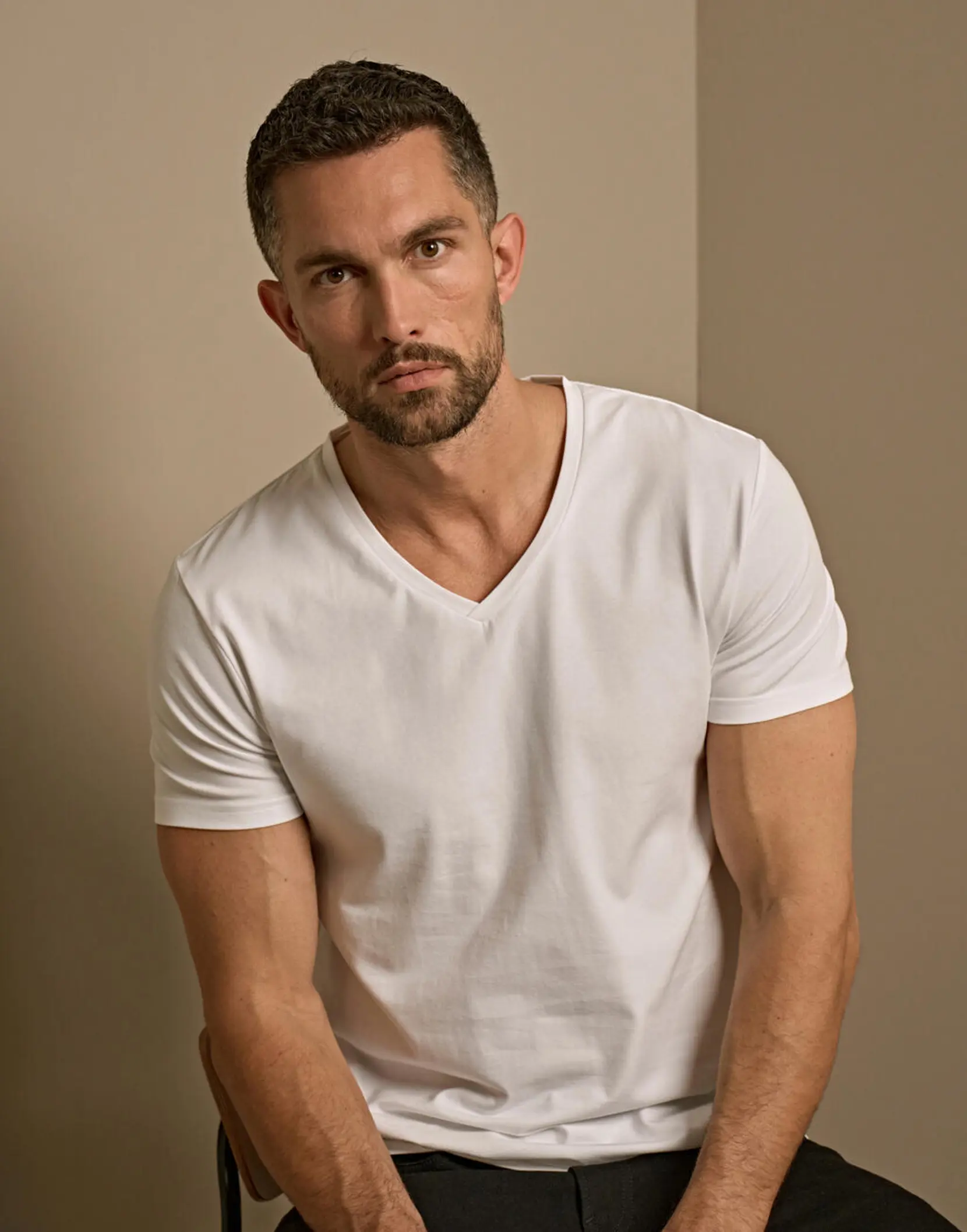 Bild på Mens Stretch V-Tee