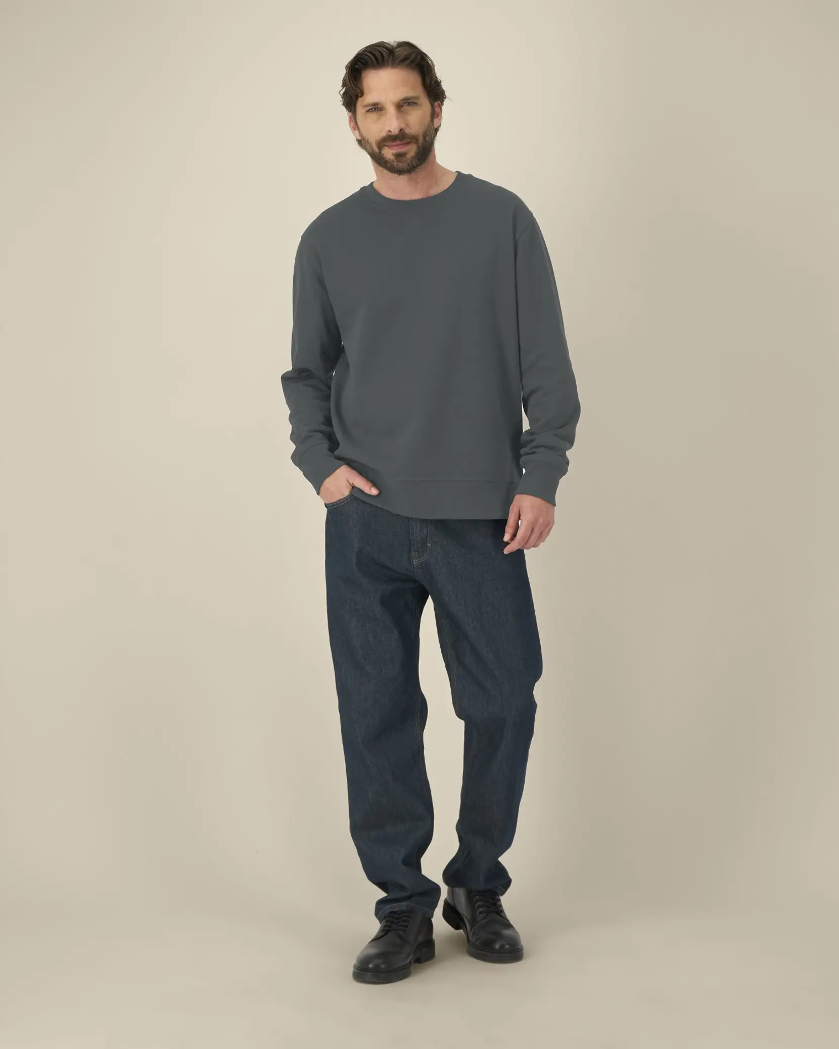 Bild på Thinker The unisex crewneck sweatshirt in recycled cotton