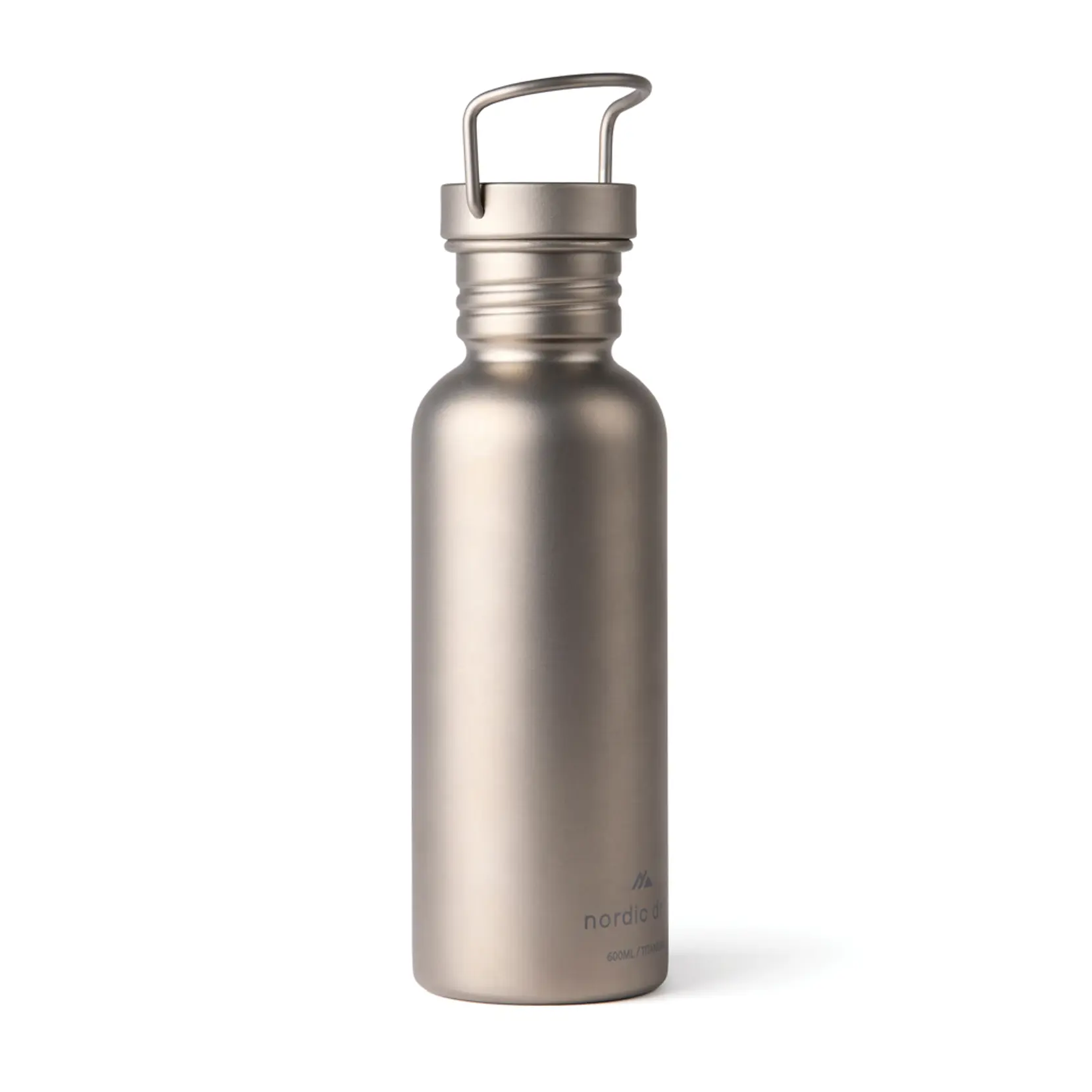 Bild på Nordic Drift Trail Light Titanium vattenflaska 600 ml Bild på Nordic Drift Trail Light Titanium vattenflaska 600 ml