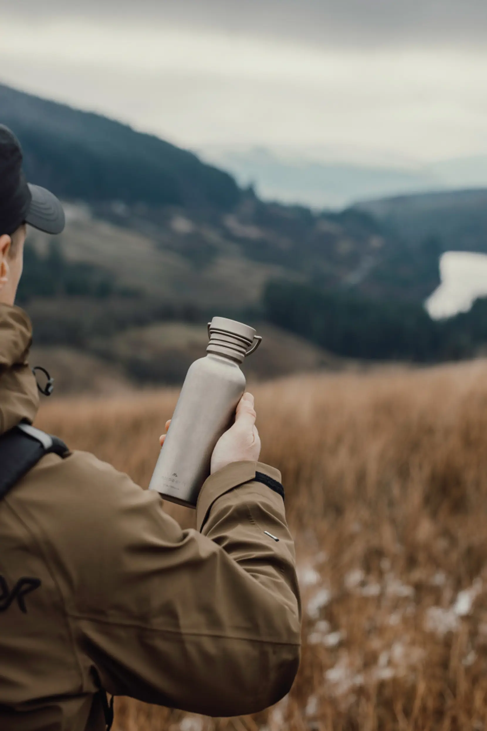 Bild på Nordic Drift Trail Light Titanium vattenflaska 600 ml Bild på Nordic Drift Trail Light Titanium vattenflaska 600 ml