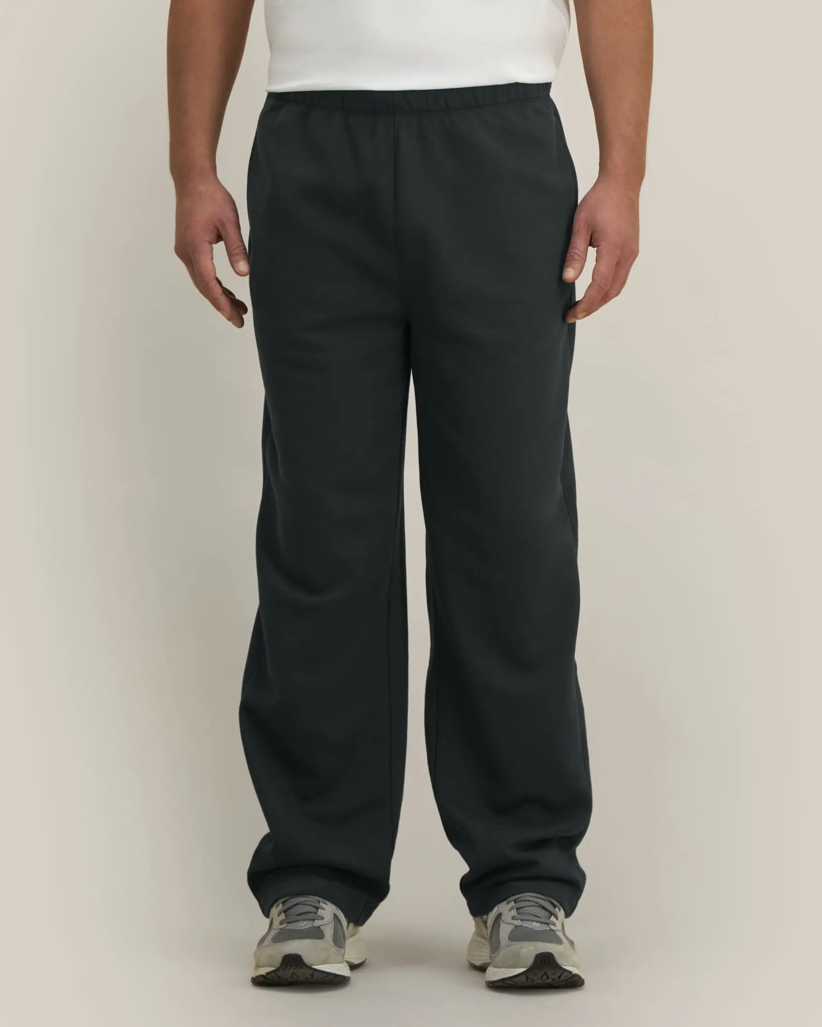 Bild på Needer The unisex relaxed straight leg joggers