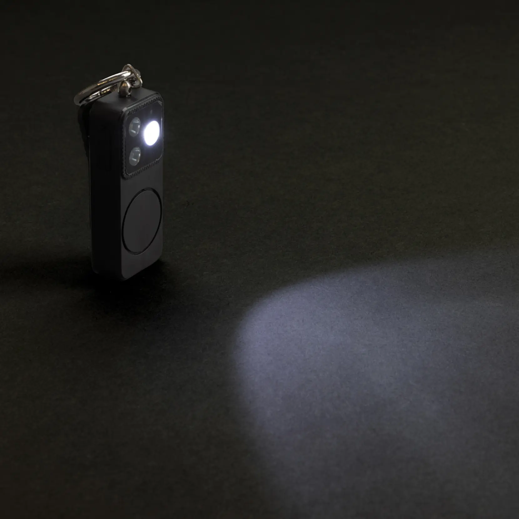 Bild på GuardBuddy RCS personlarm med USB-C-laddning Bild på GuardBuddy RCS personlarm med USB-C-laddning