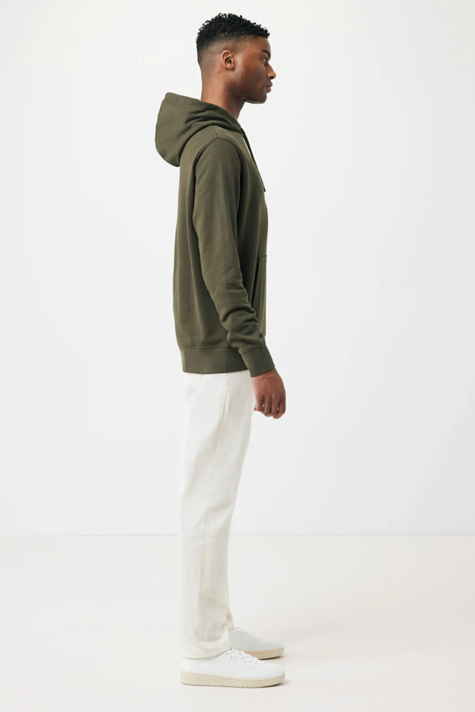 Bild på Iqoniq Rila lättvikt hoodie i återvunnen bomull
