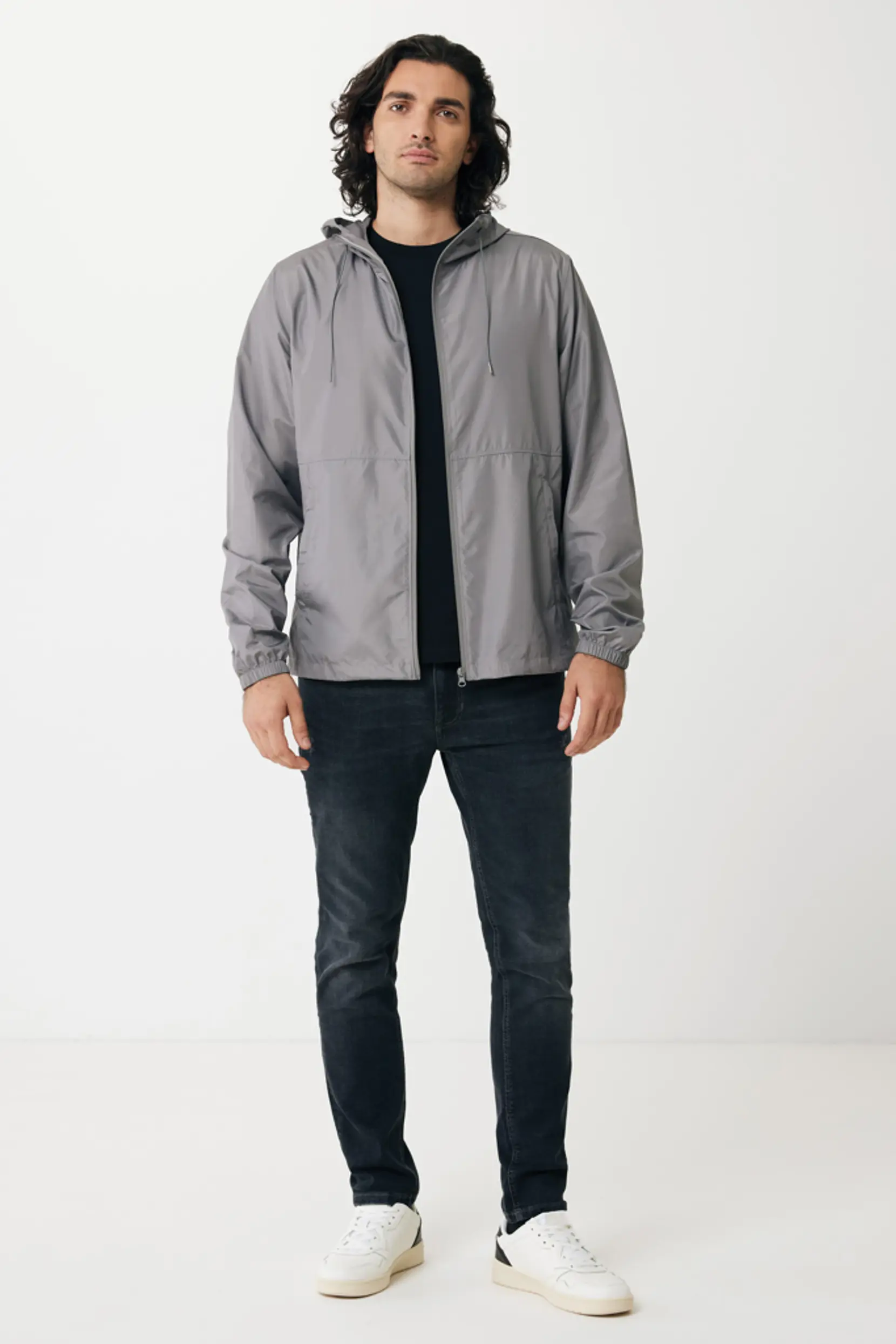 Bild på Iqoniq Logan lättvikt jacka i återvunnen polyester Bild på Iqoniq Logan lättvikt jacka i återvunnen polyester
