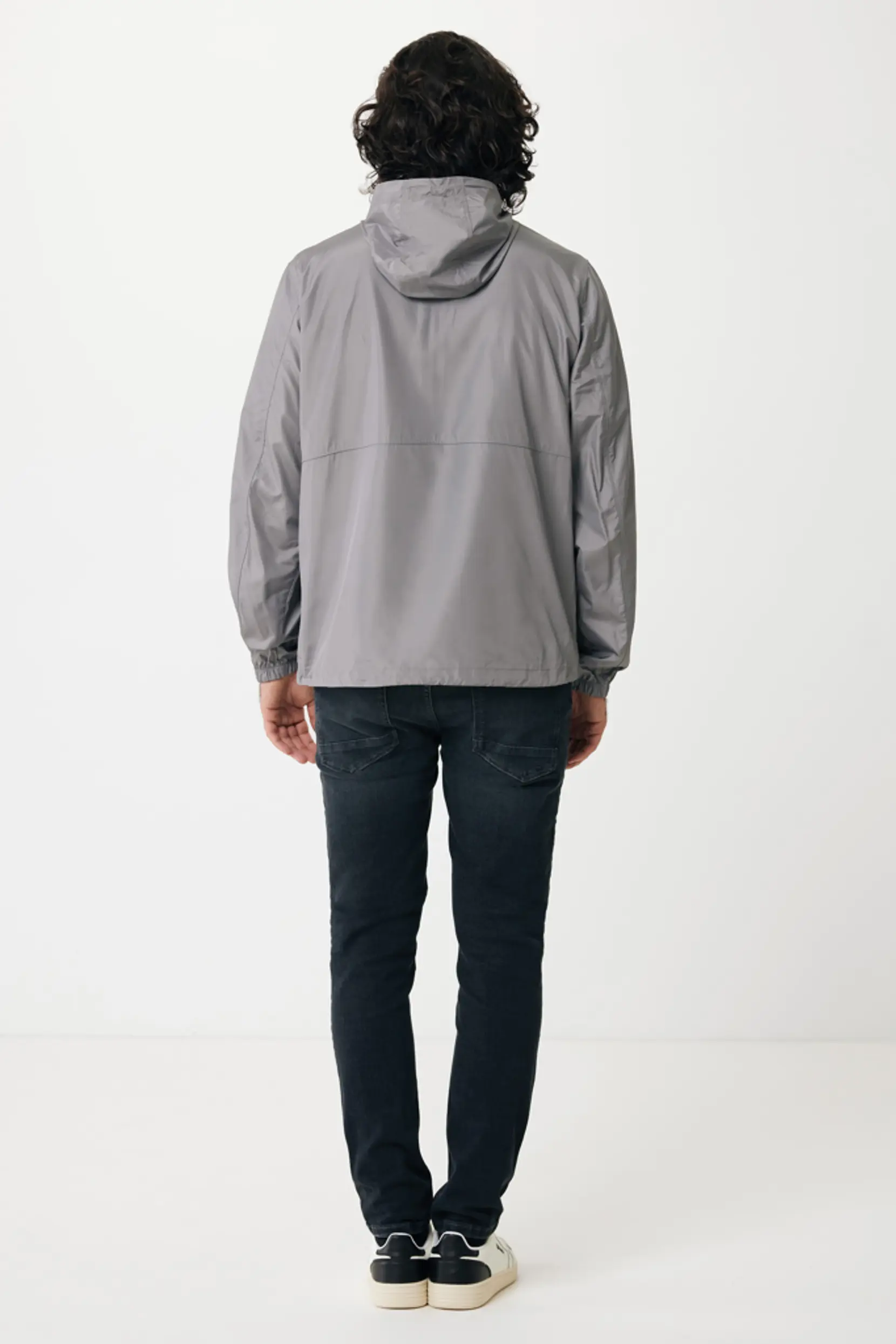 Bild på Iqoniq Logan lättvikt jacka i återvunnen polyester Bild på Iqoniq Logan lättvikt jacka i återvunnen polyester