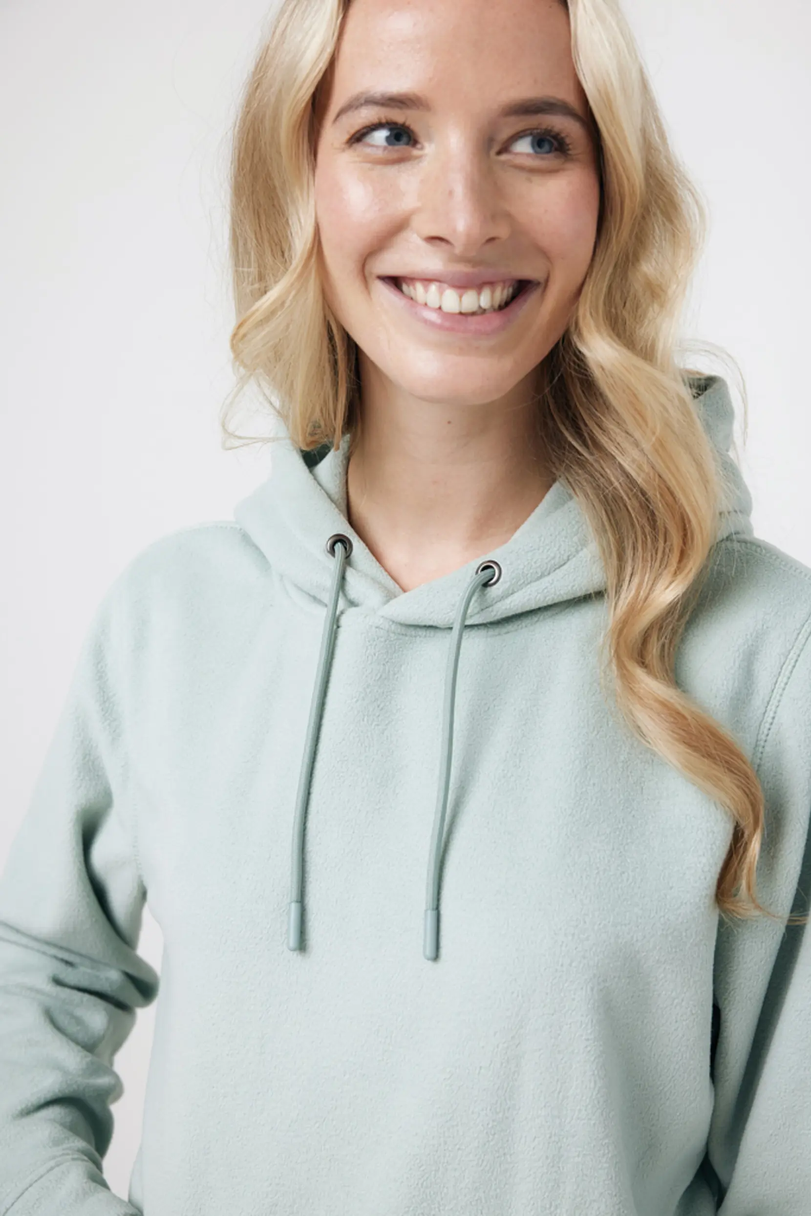 Bild på Iqoniq Trivor microfleece hoodie i återvunnen polyester Bild på Iqoniq Trivor microfleece hoodie i återvunnen polyester