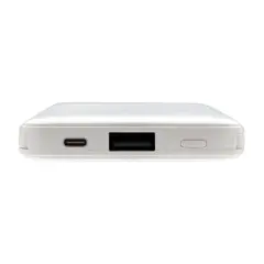 Bild på 5.000 mAh powerbank i fickformat med integrerade kablar