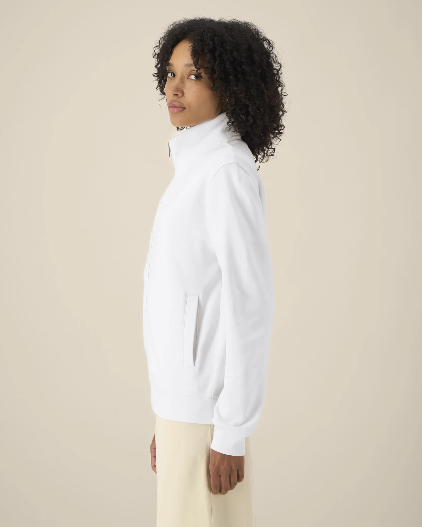 Bild på Trailer 2.0 The unisex high neck zip-through sweatshirt Bild på Trailer 2.0 The unisex high neck zip-through sweatshirt