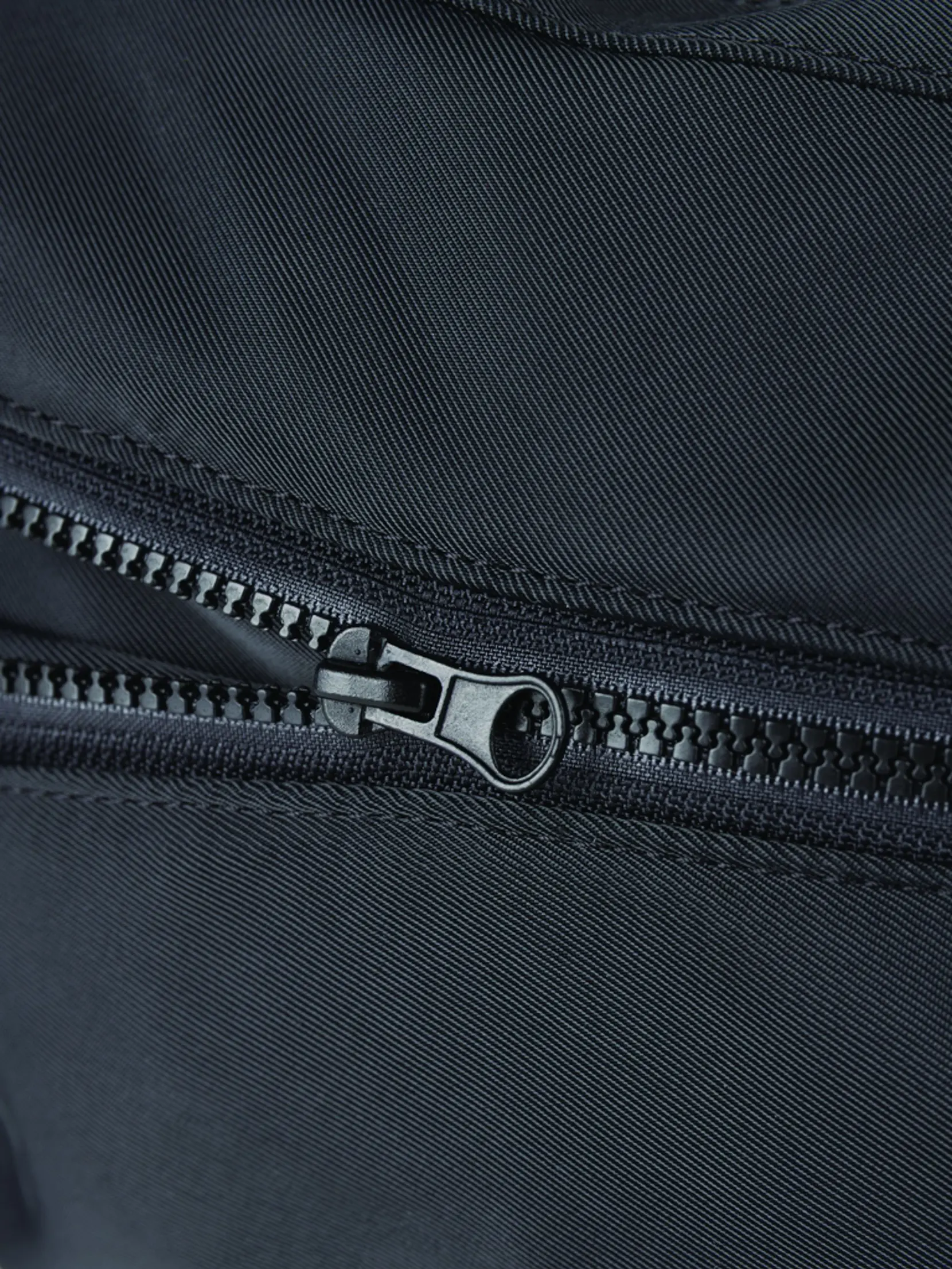 Bild på VINGA Baltimore Neo RCS expandable toiletry bag Bild på VINGA Baltimore Neo RCS expandable toiletry bag