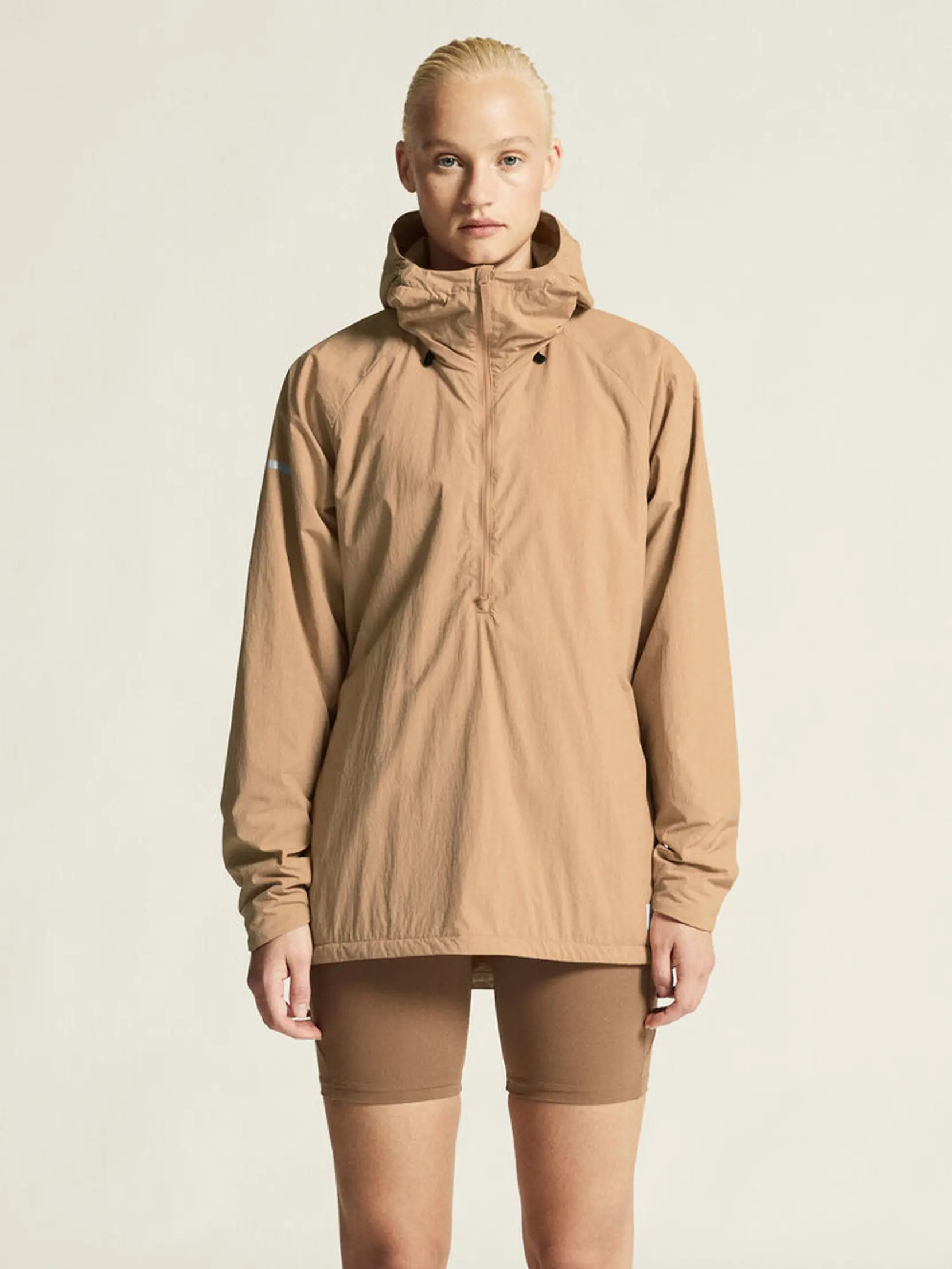 Bild på SubZ Warm Hood W Bild på SubZ Warm Hood W