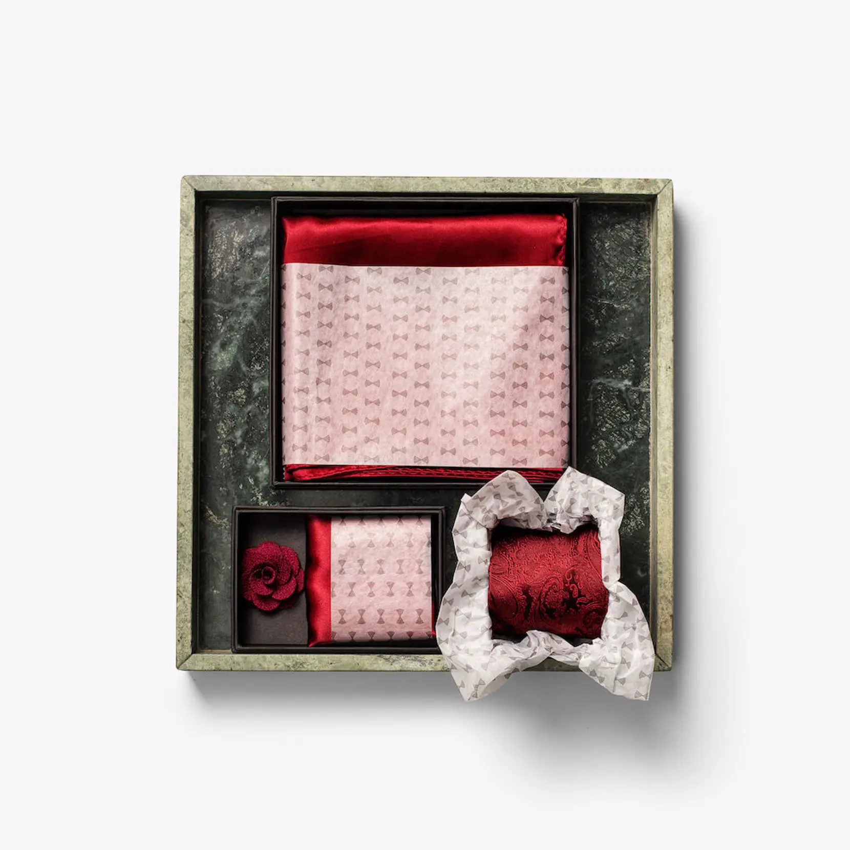 Bild på Solid Paisley Tie With Giftbox Bild på Solid Paisley Tie With Giftbox