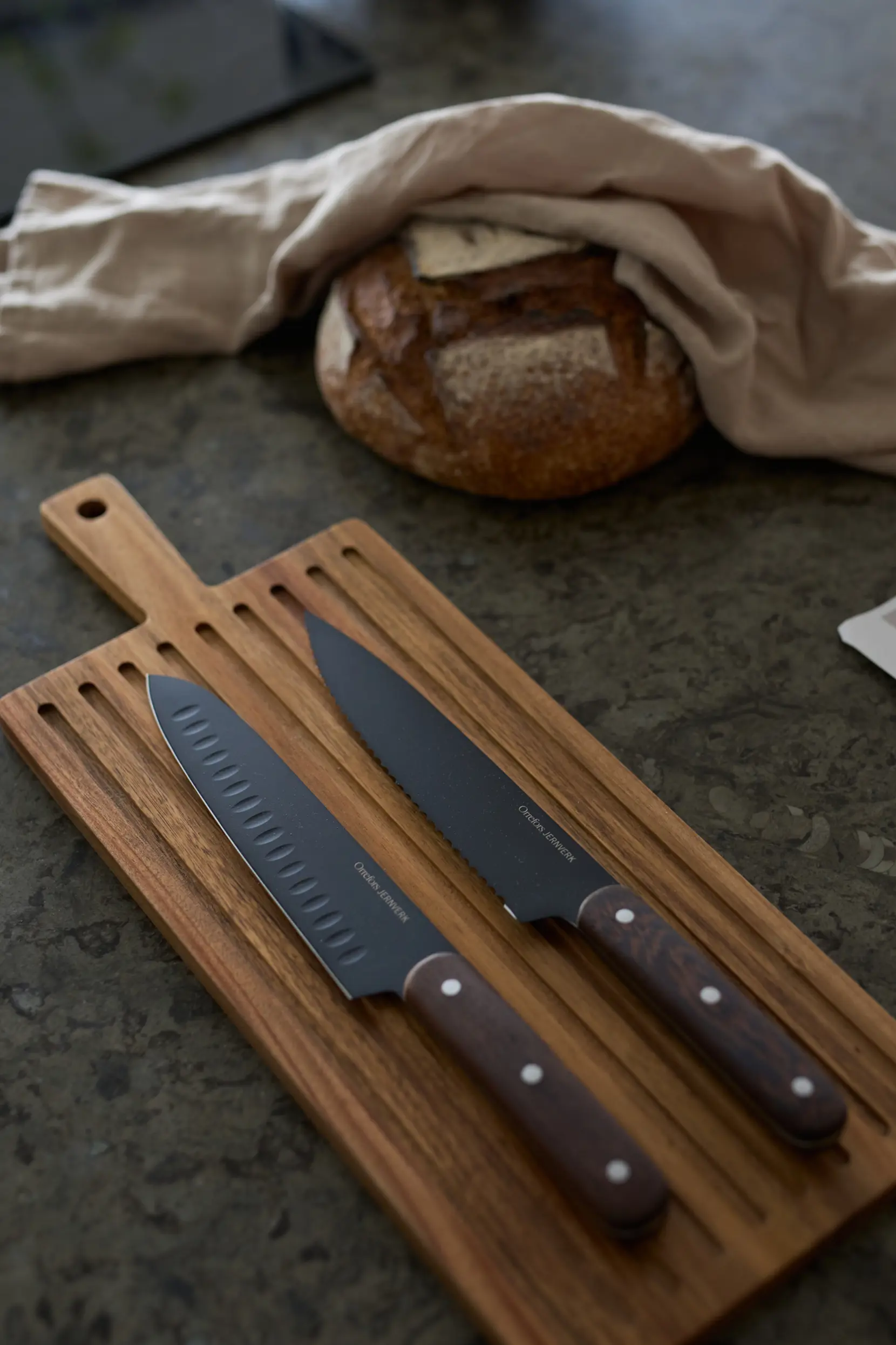 Bild på Blacksmith knivar 2-pack med skärbräda Bild på Blacksmith knivar 2-pack med skärbräda