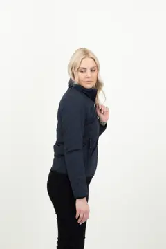 Bild på Deer Ridge Woman