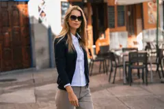 Bild på Melville Heights Woman