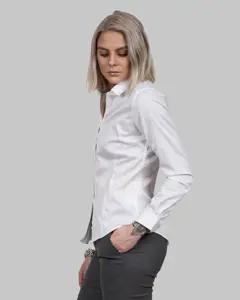 Bild på Green Bow 01 Woman