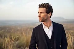 Bild på Signature Suit Vest