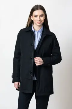 Bild på The Car Coat Woman