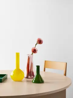 Bild på Lab erlenmeyer vas röd/vit/rosa 305mm