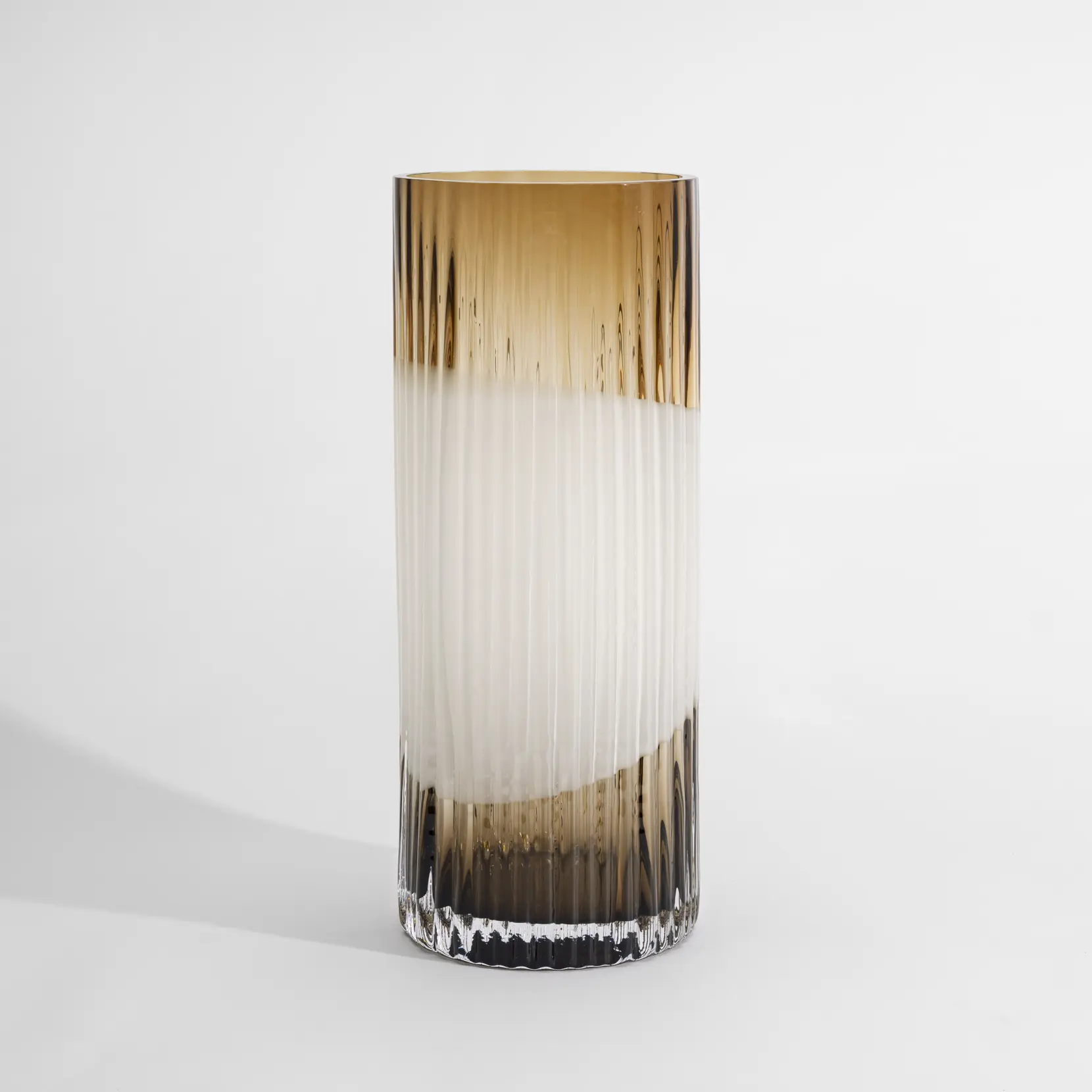 Bild på Plissé vase brun/gräddvit LB ED 10 -25 Bild på Plissé vase brun/gräddvit LB ED 10 -25
