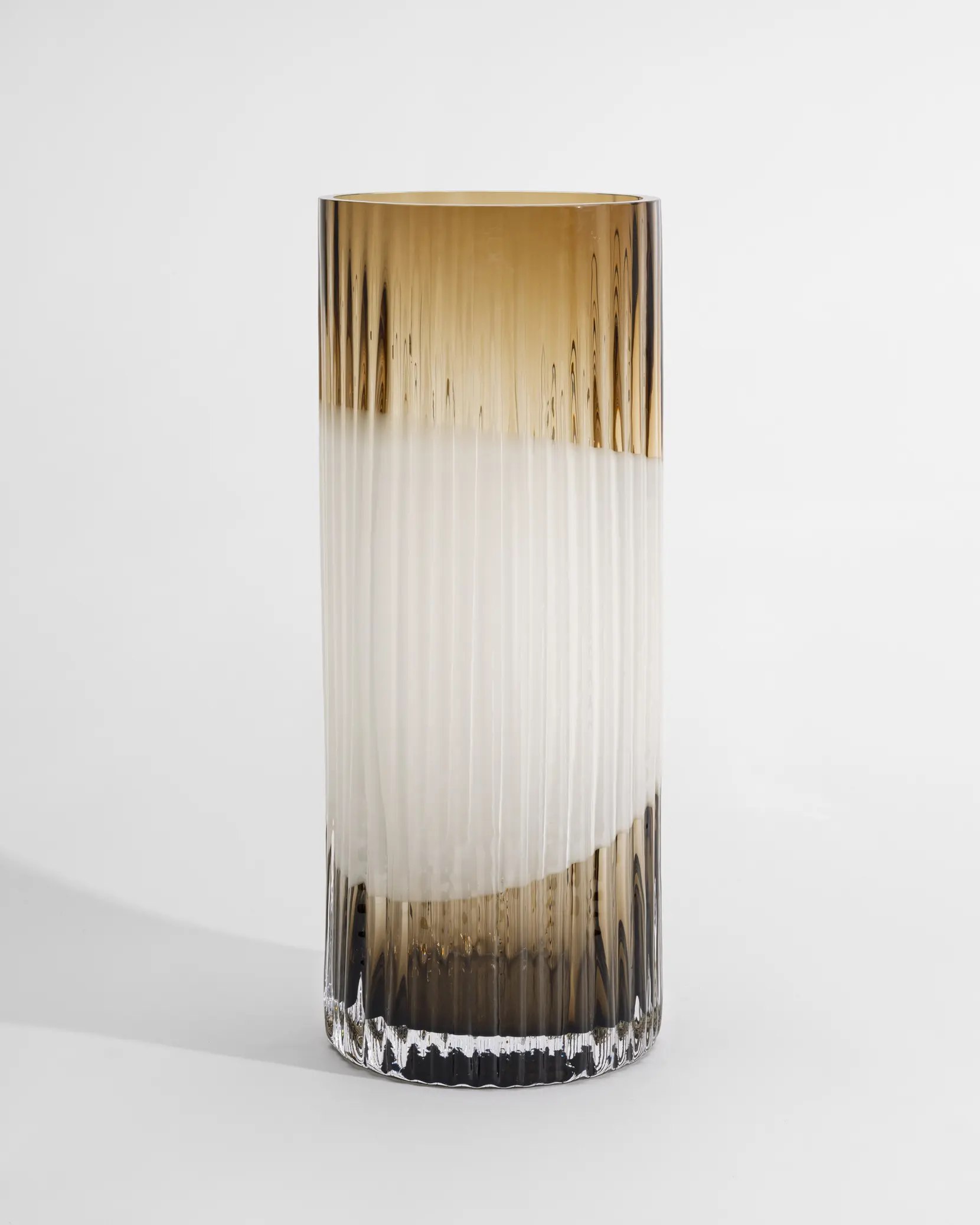 Bild på Plissé vase brun/gräddvit LB ED 10 -25 Bild på Plissé vase brun/gräddvit LB ED 10 -25