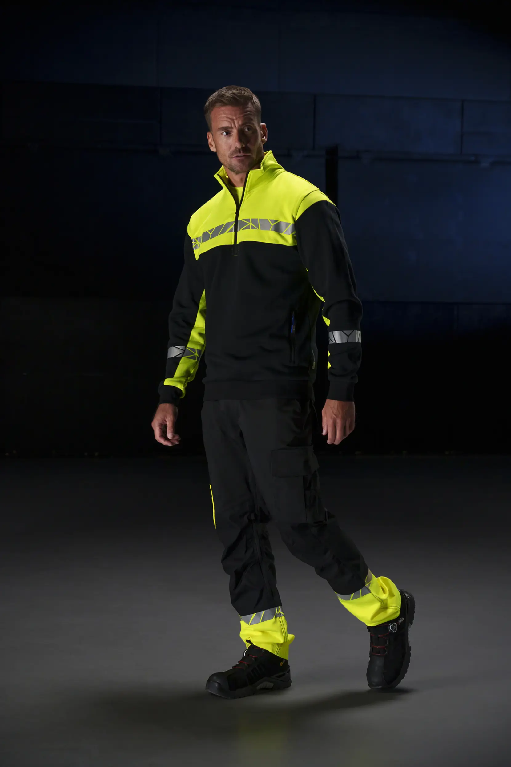 Bild på 7102 SWEATSHIRT 1/2 ZIP 7102 SWEATSHIRT 1/2 ZIP 9910-VIZ Bild på 7102 SWEATSHIRT 1/2 ZIP 7102 SWEATSHIRT 1/2 ZIP 9910-VIZ