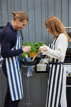 Bild på Aron förkläde med grillvante