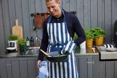 Bild på Aron förkläde med grillvante